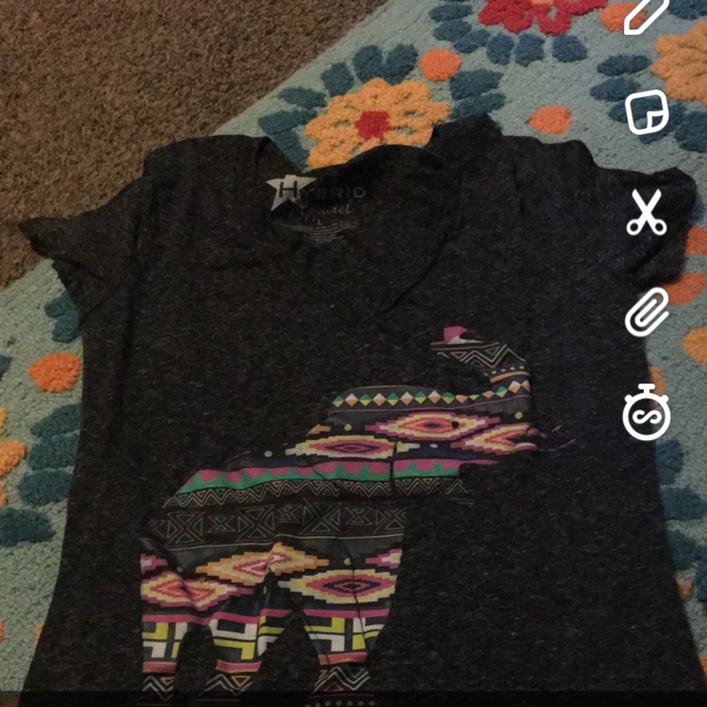 V neck elephant tee
